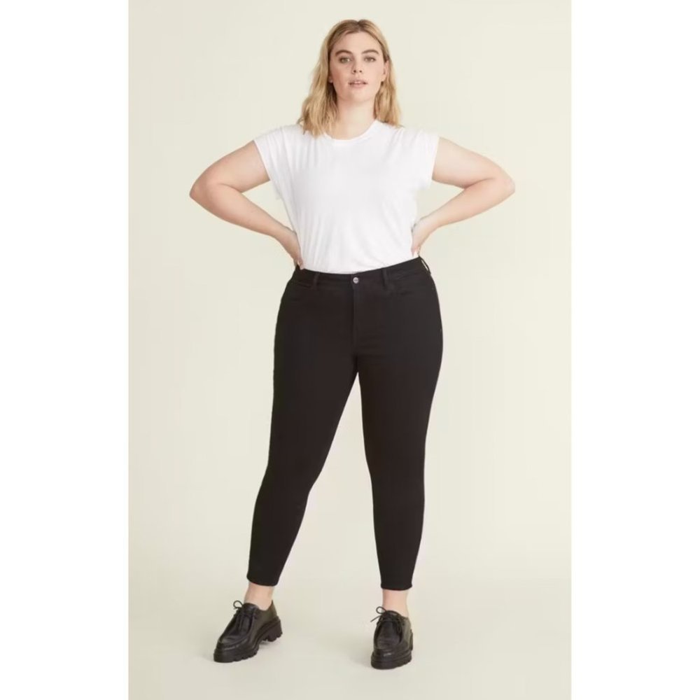 WARP + Weft Sz. 24 in. 29 JFK Plus - Skinny Black Jeans